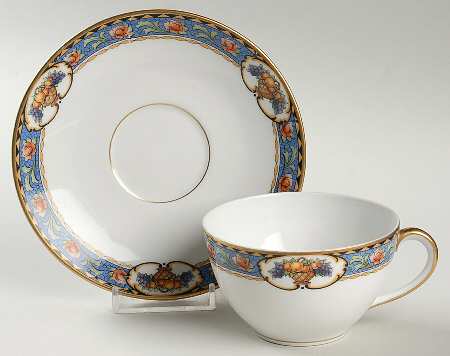 22547 Flat Cup & Saucer Set