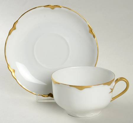 Montual Gold Flat Cup & Saucer Set