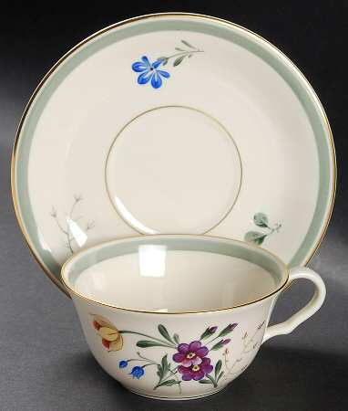 Virginia Gardens Flat Cup & Saucer Set