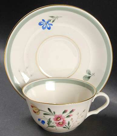 Virginia Gardens Flat Cup & Saucer Set