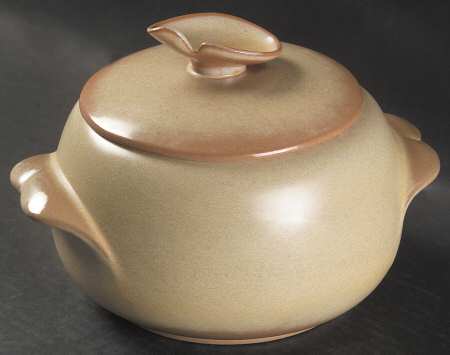 Lazy Bones (Desert Gold) 2 Qt Round Covered Casserole