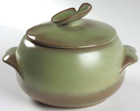 Lazy Bones Prairie Green 1.75 Qt Round Covered Casserole