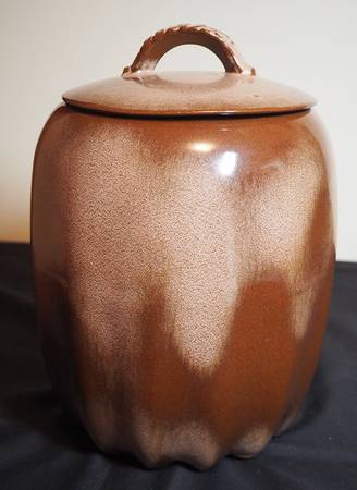 Plainsman Brown Cookie Jar & Lid