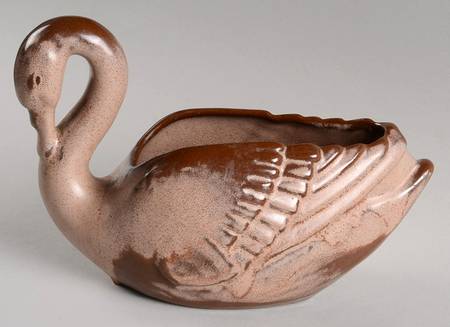 Plainsman Brown Small Swan