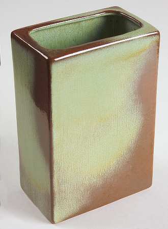Plainsman Green 7" Pillow Vase
