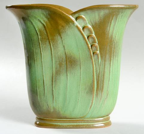 Plainsman Green 8" Vase