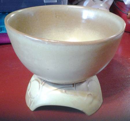 Plainsman Gold Tripod Vase