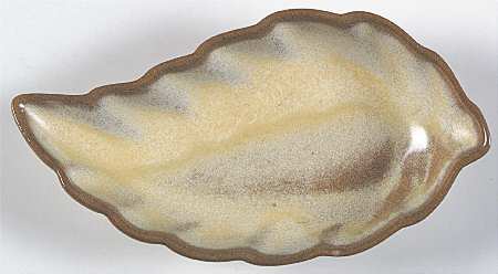 Plainsman Gold Small Leaf Dish