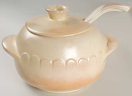 Plainsman Gold Tureen & Lid w/Ladle