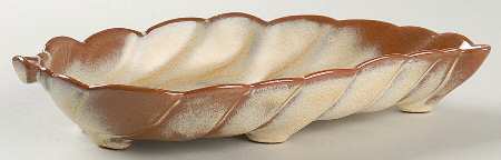 Plainsman Gold 9" Leaf Dish