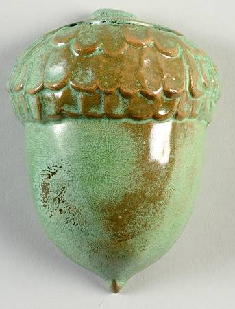 Wagon Wheel Prairie Green Wall Pocket Vase