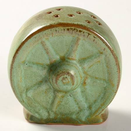 Wagon Wheel Prairie Green Salt Shaker