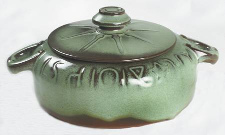 Wagon Wheel Prairie Green 1.5 Qt Round Covered Casserole