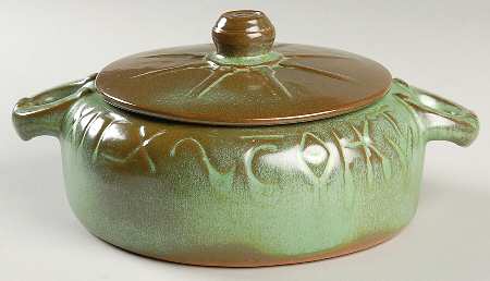 Wagon Wheel Prairie Green 1.5 Qt Round Covered Vegetable