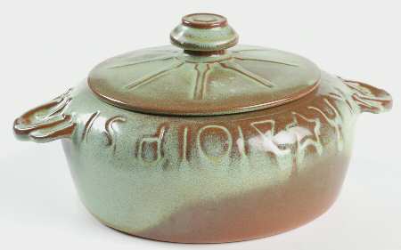 Wagon Wheel Prairie Green 1.5 Qt Round Covered Casserole