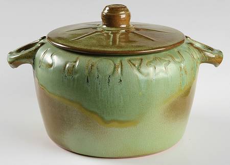 Wagon Wheel Prairie Green 3 Quart Round Covered Casserole