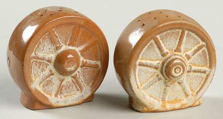 Wagon Wheel Desert Gold Salt & Pepper Set