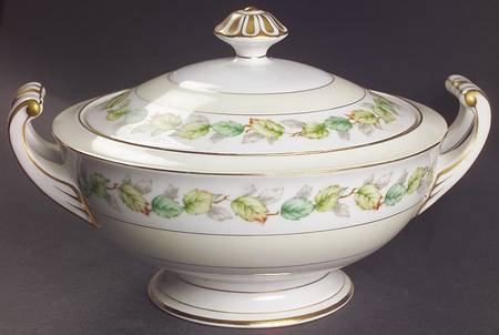 Garland Round Covered Vegetable