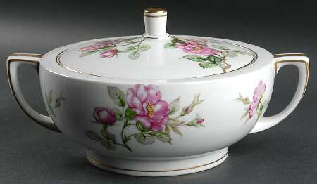Minuet Round Covered Vegetable