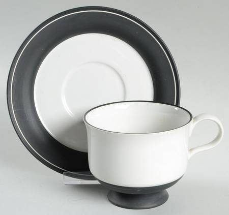 Villa Grande Black Footed Cup & Saucer Set