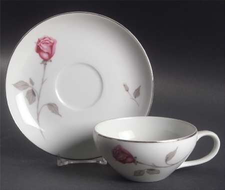 Fraulein Flat Cup & Saucer Set
