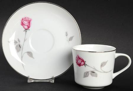 Fraulein Flat Cup & Saucer Set