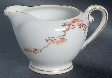 Maple (Coupe) Creamer by Fukagawa