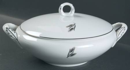 Silver Wheat Round Covered Vegetable