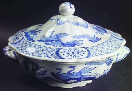 Old Chelsea Blue (Blue Birds, Flowers) Round Covered Vegetable