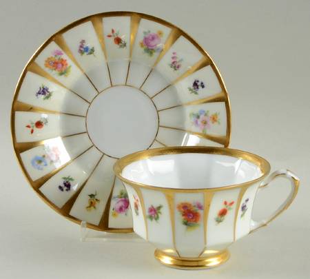 FUR3 Footed Cup & Saucer Set
