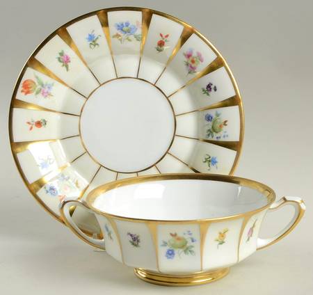 FUR3 Footed Cream Soup Bowl & Saucer Set