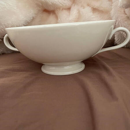 FUR7 Footed Cream Soup Bowl
