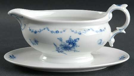 Lottine Gravy Boat with Attached Underplate