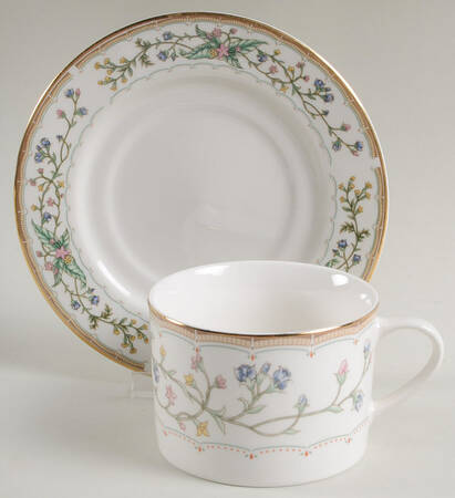 Wellesley Flat Cup & Saucer Set