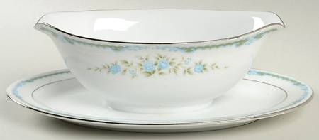 Lexington Gravy Boat with Attached Underplate