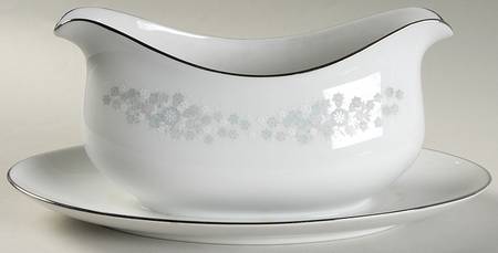 Oxford Hall Gravy Boat with Attached Underplate
