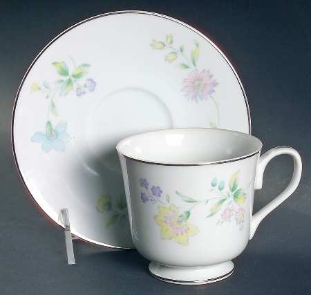 Porto Footed Cup & Saucer Set