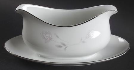 Primrose Gravy Boat with Attached Underplate