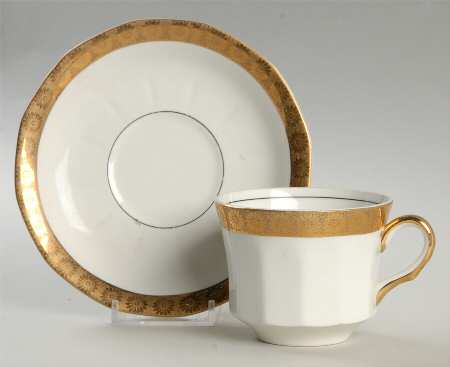 FC32 Flat Cup & Saucer Set
