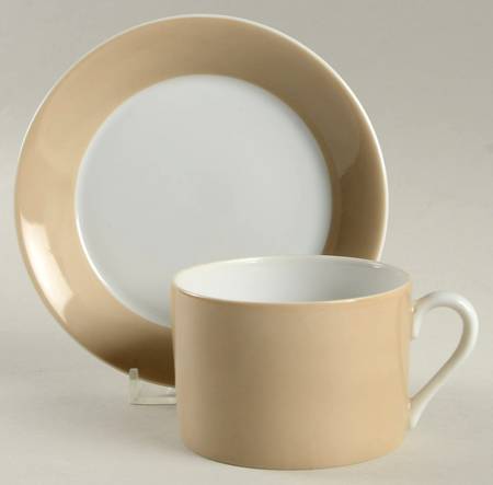 La Ronde Fawn Brown Flat Cup & Saucer Set