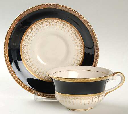 7047 Flat Cup & Saucer Set
