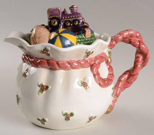 Old World Santa Teapot & Lid