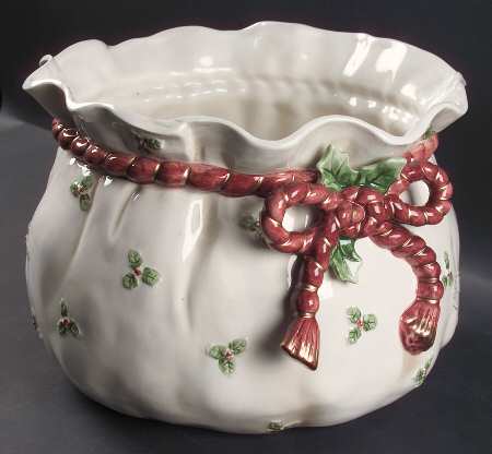 Old World Santa Medium Cachepot