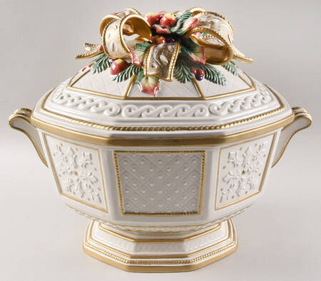 Snowy Woods Tureen & Lid