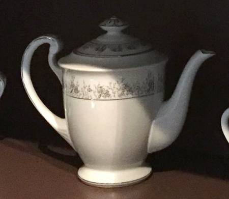 Silver Pine Coffee Pot & Lid