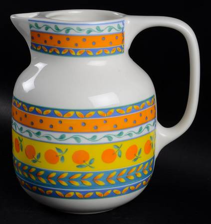 FUO8 64 Oz Pitcher