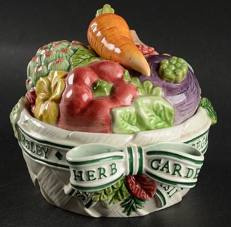 Herb Garden Sculpted Box & Lid