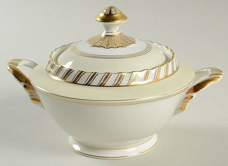 La Princesse (White Background) Sugar Bowl & Lid