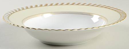La Princesse (White Background) Rim Soup Bowl