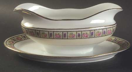 FEL4 Gravy Boat with Attached Underplate